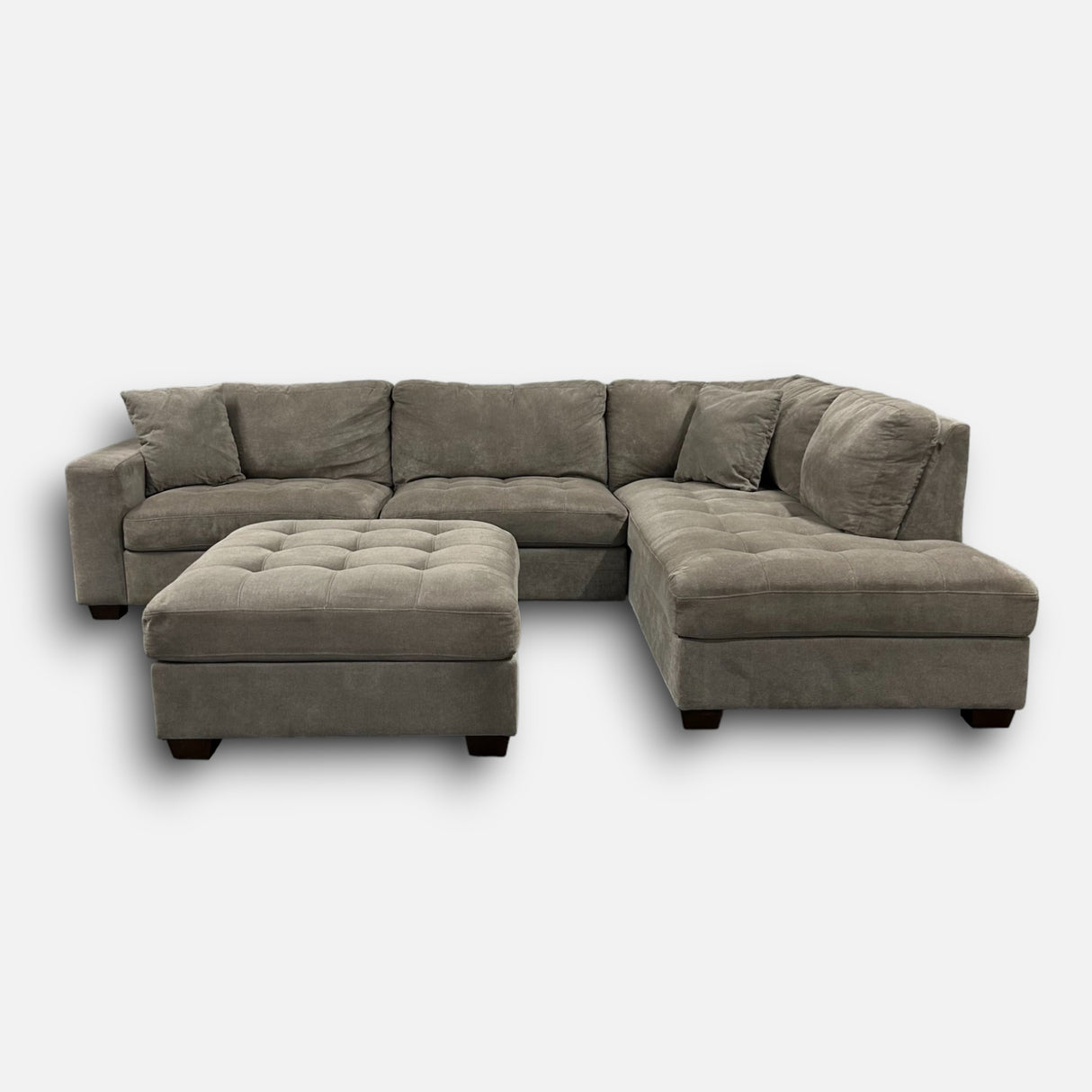 Thomasville Miles Sectional with Ottoman