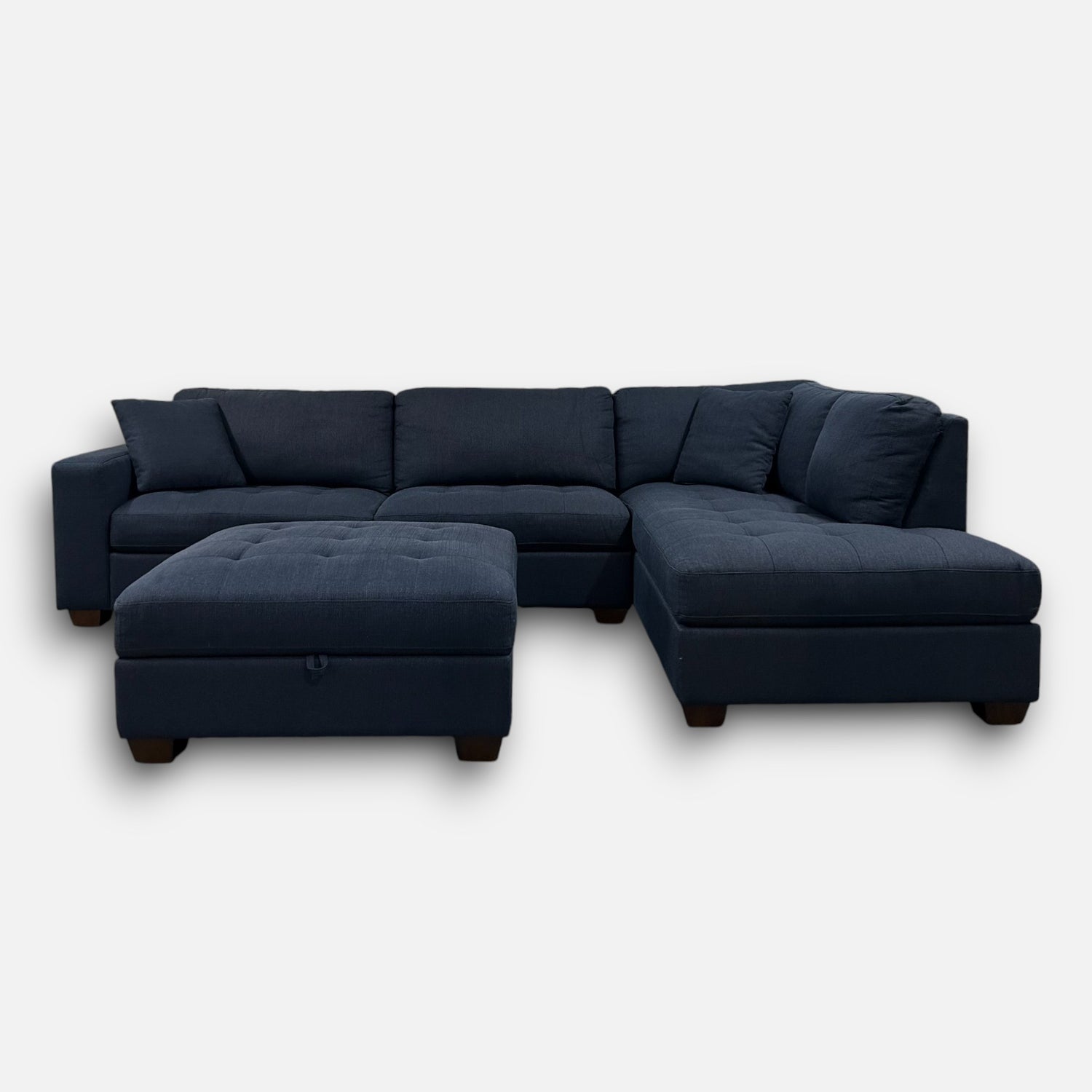 Thomasville Miles Sectional with Storage Ottoman