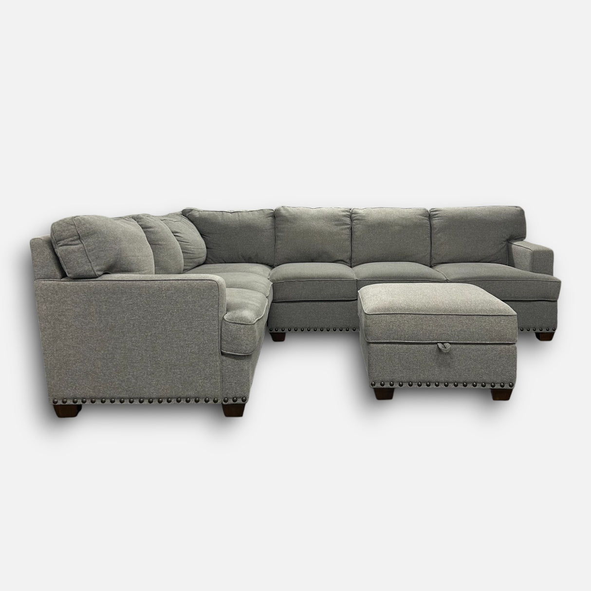 Thomasville Emilee Sectional with Storage Ottoman