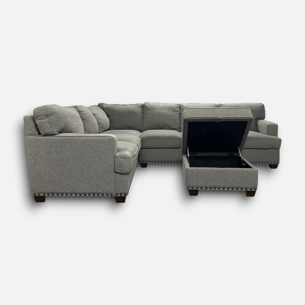 Thomasville Emilee Sectional with Storage Ottoman