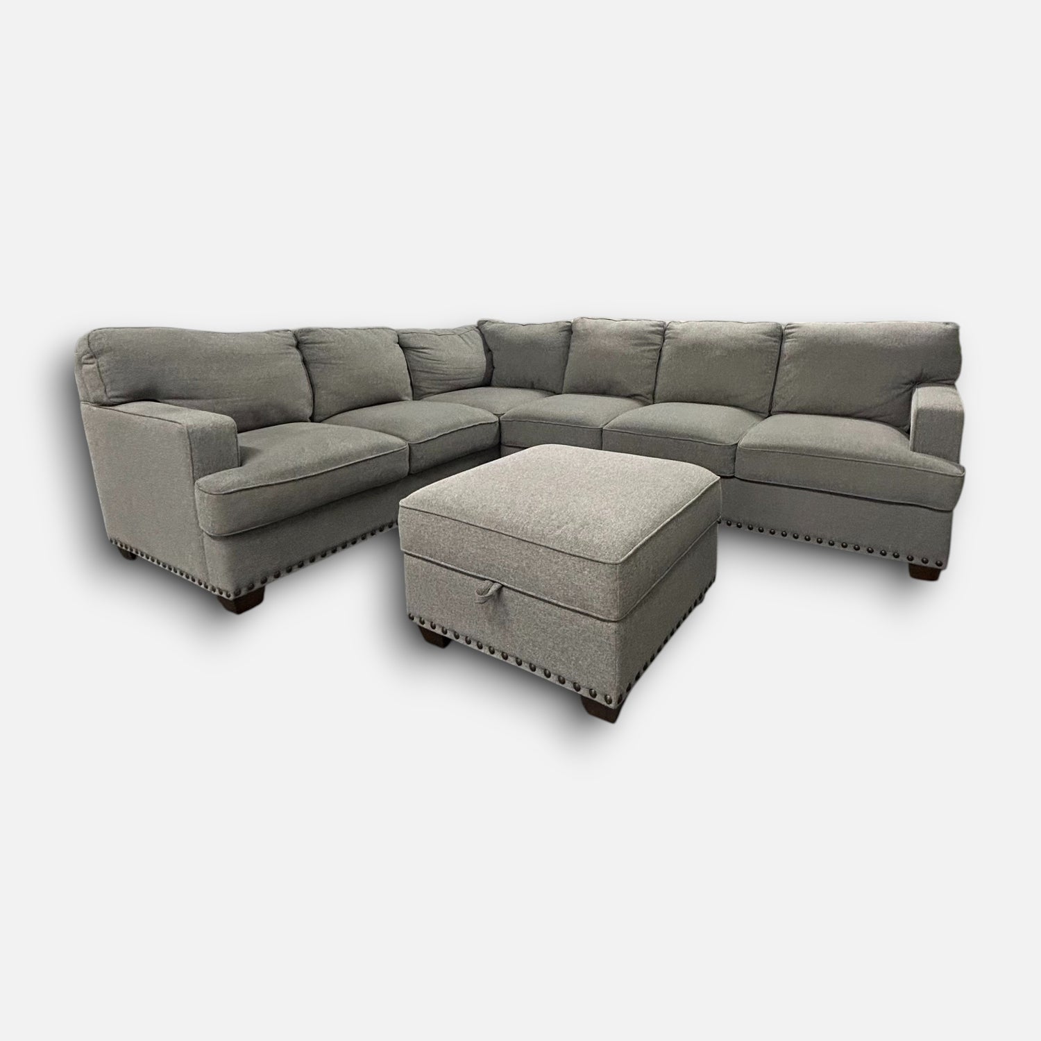 Thomasville Emilee Sectional with Storage Ottoman